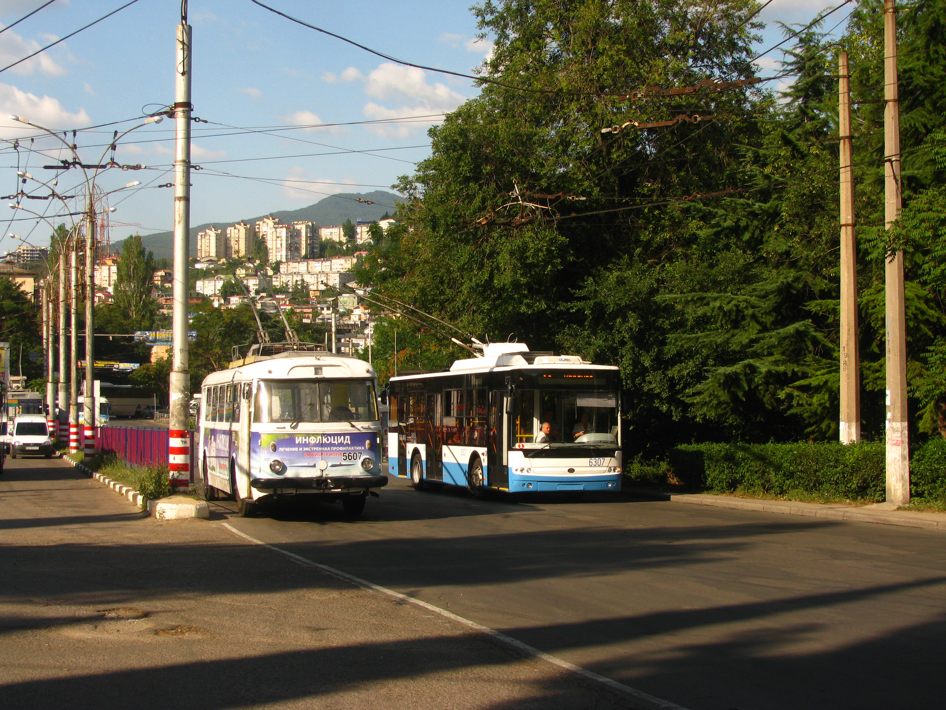 Jalta - trolejbusi TR9  a BOGDAN